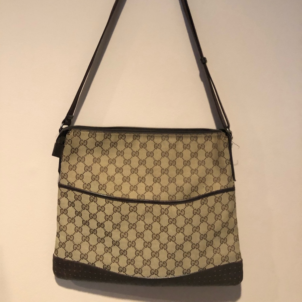 Gucci monogram messenger bag with duster